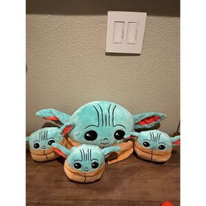 Star Wars The Child Grogu Plush Bag with Baby Yodas